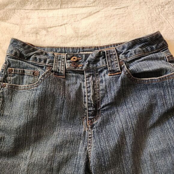 St John's Bay Women's 2 pair of Denim Bermudas Size 8 Petite - Picture 9 of 13